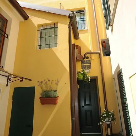 بيت ضيافة Aurora Domus D'a-mare