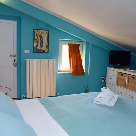 Aurora Domus D'a-mare * بيزارو